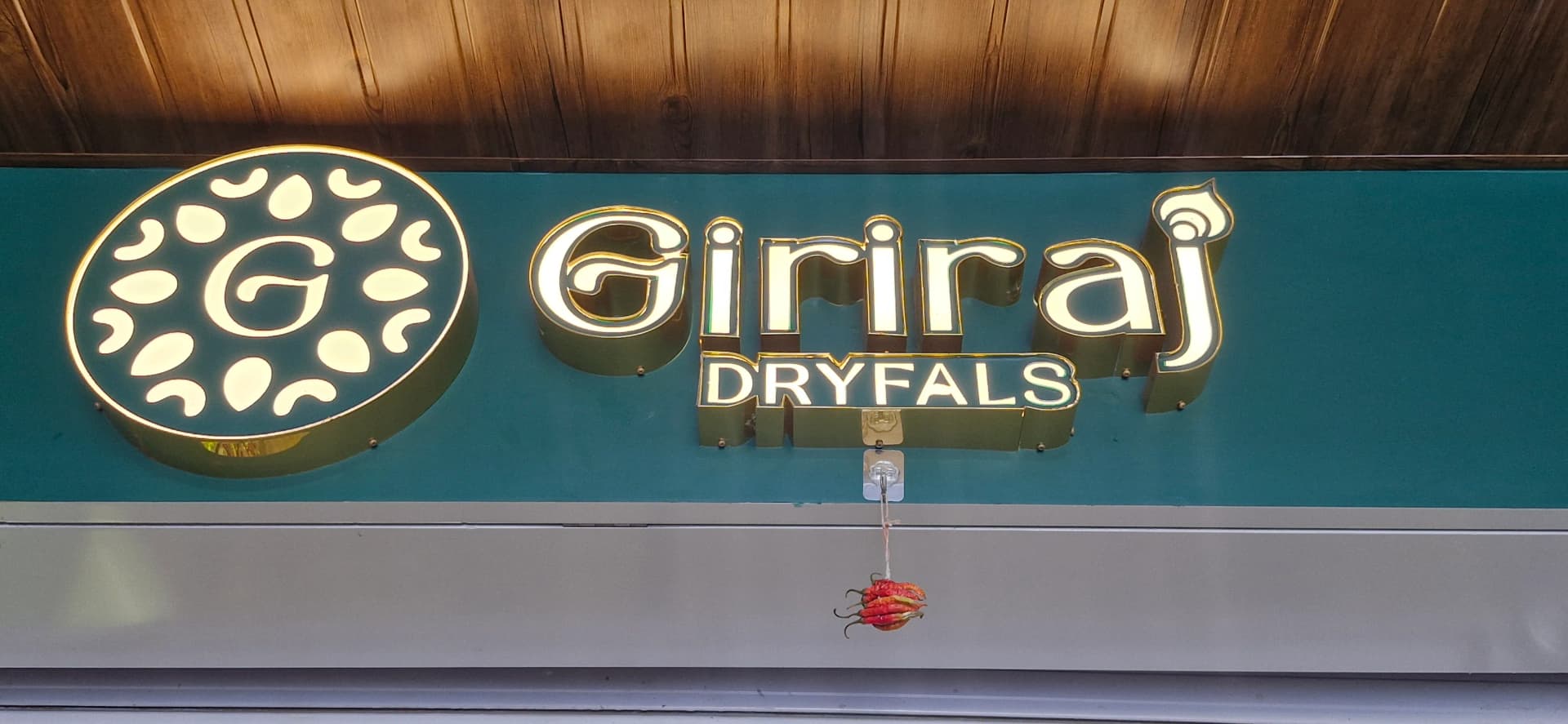 Giriraj Dryfals