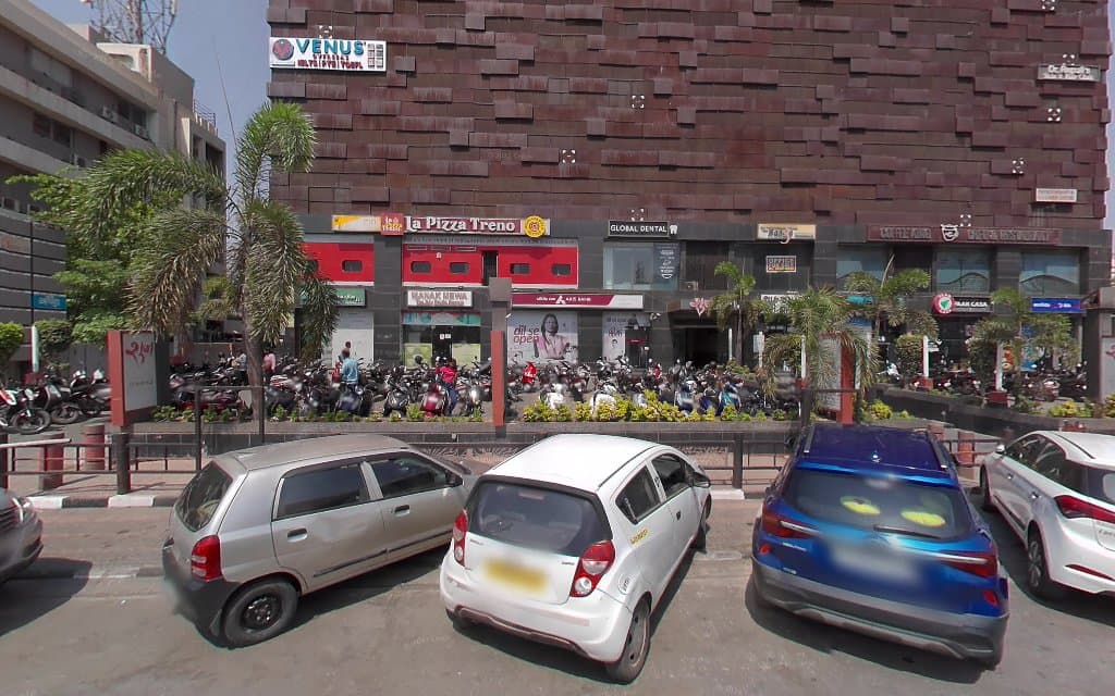 OYO Hotel Crystal Rooms