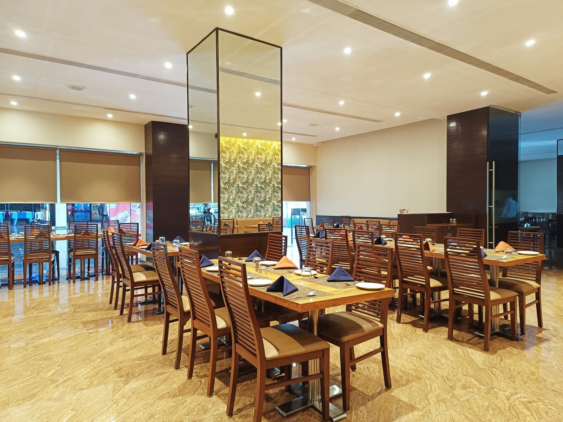 7 Colours Multi Cuisine Restaurant & Banquet