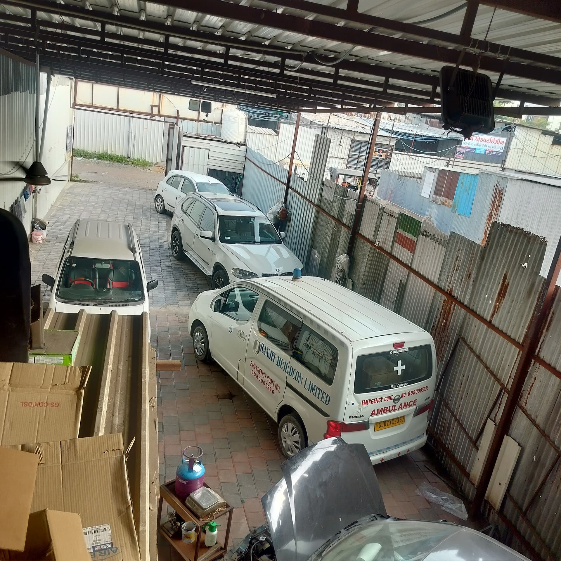 Aadesh motor Car mechanical workshop