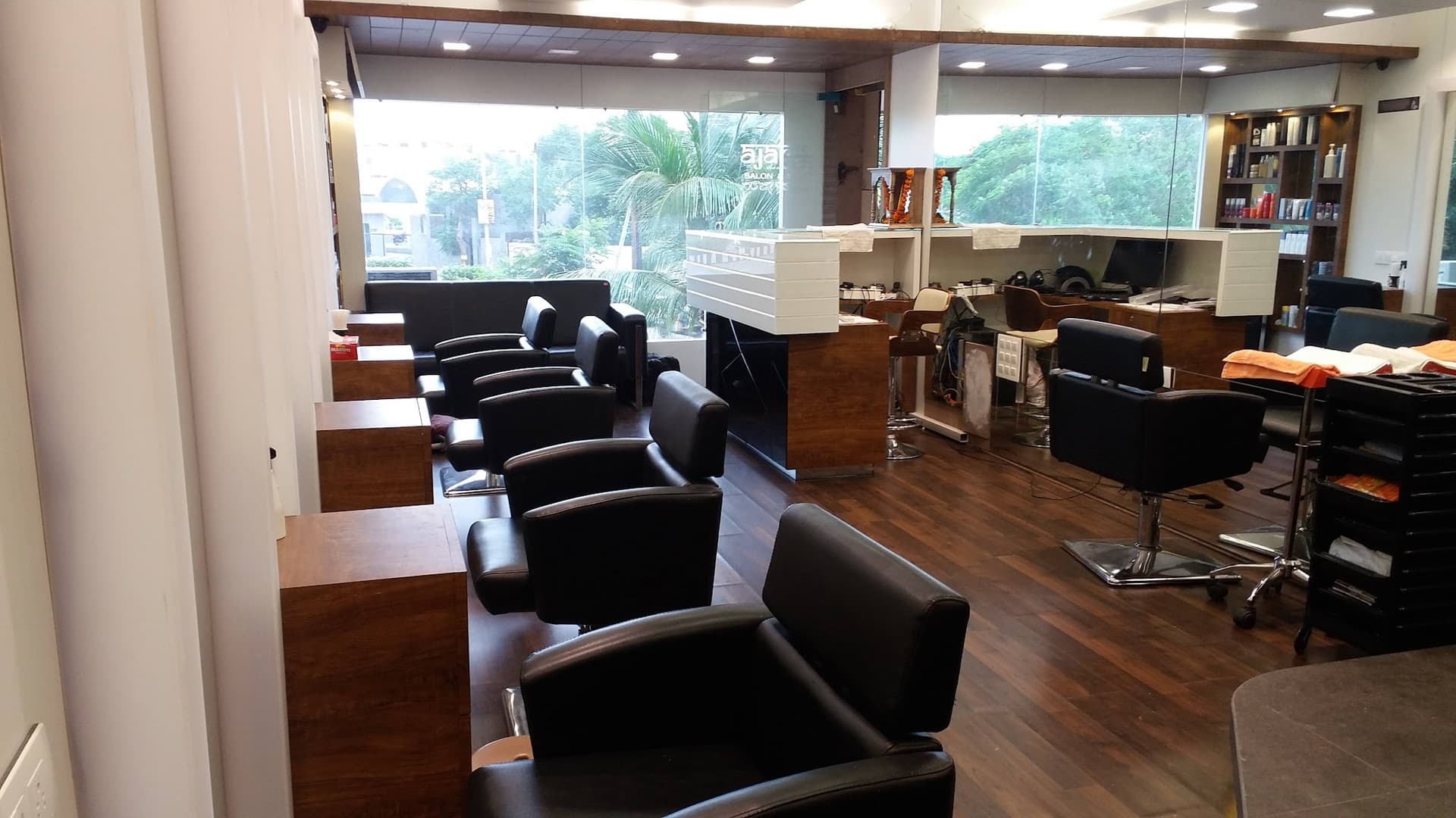 Ajara salon