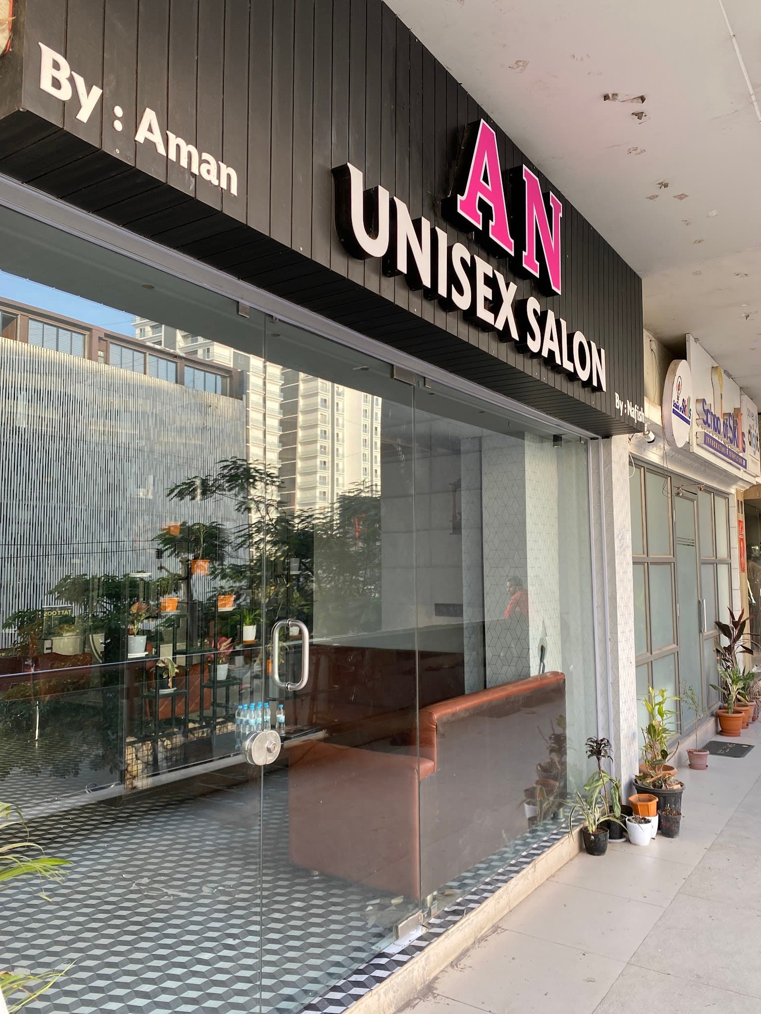 An Unisex Salon