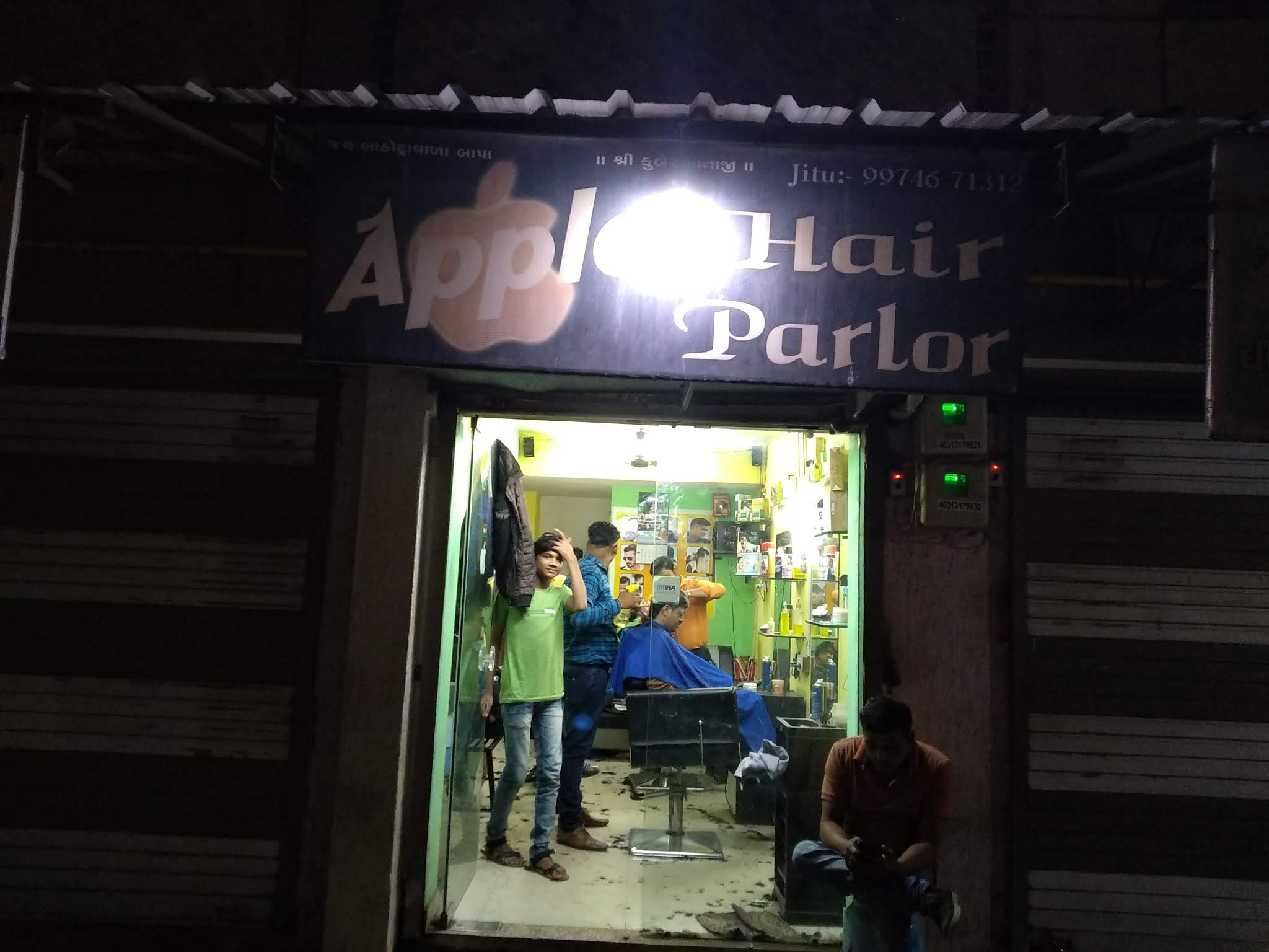 Apple Hair Parlor