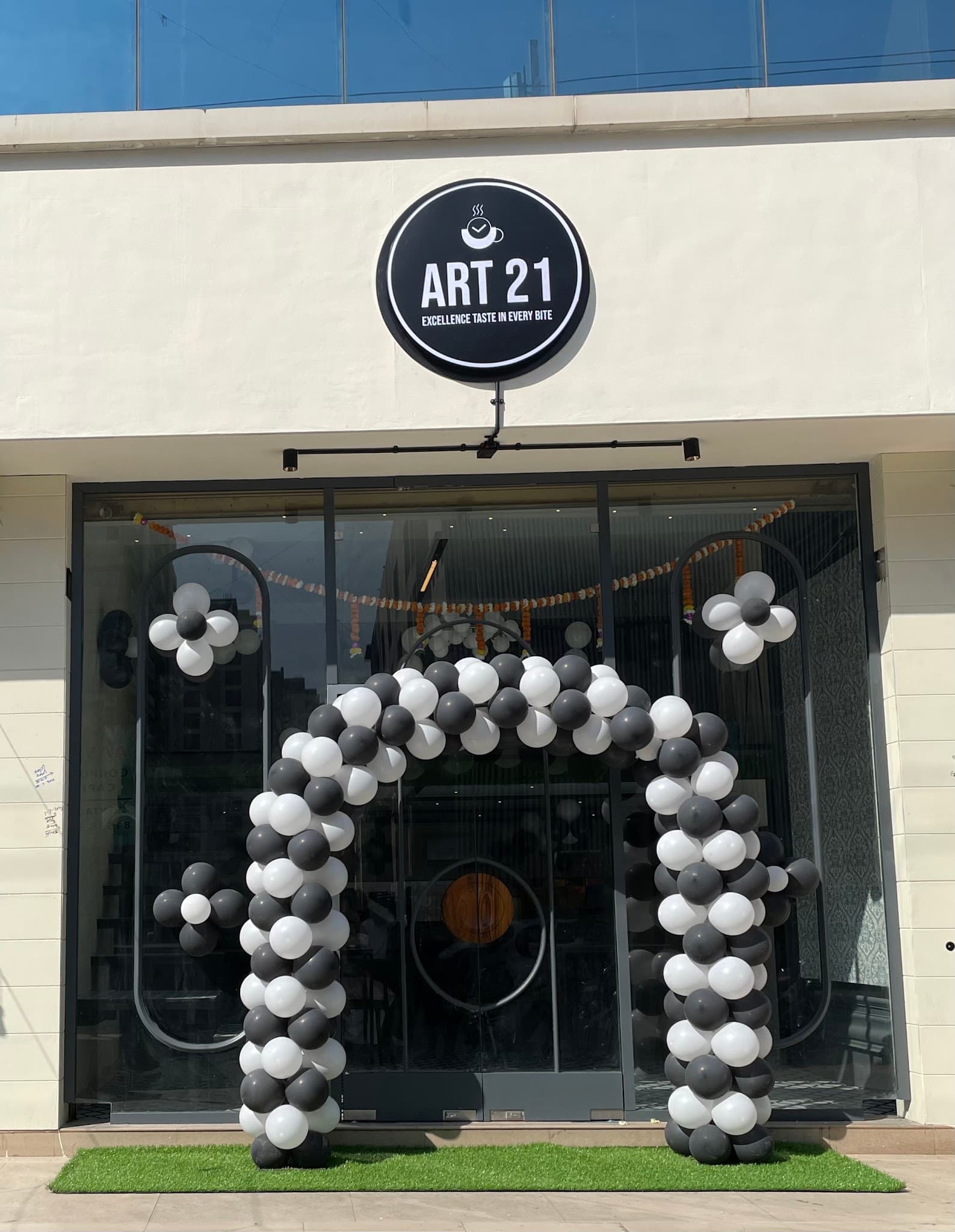 Art 21 Cafe