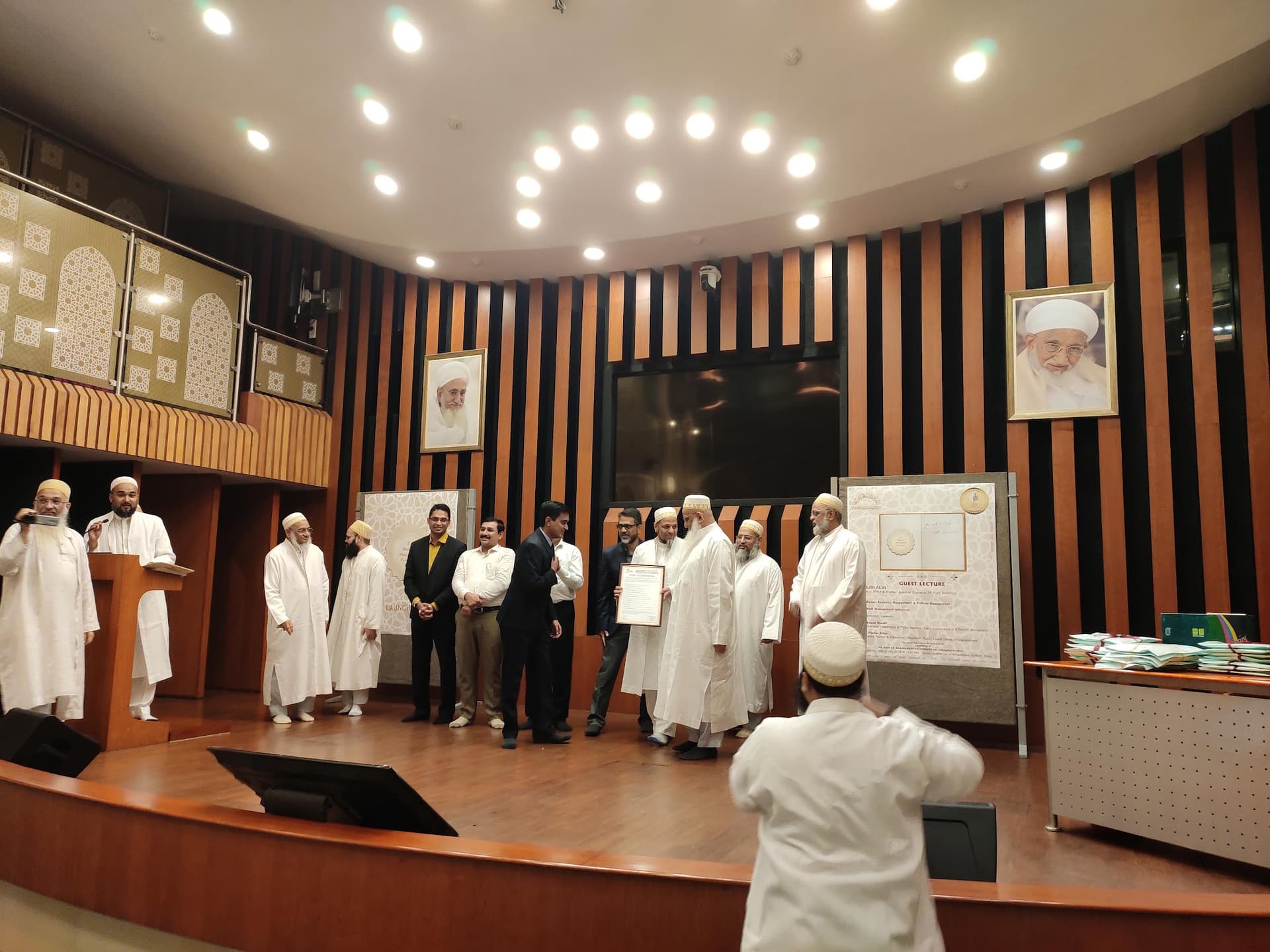 Auditorium Al jamea Tus saifiyah