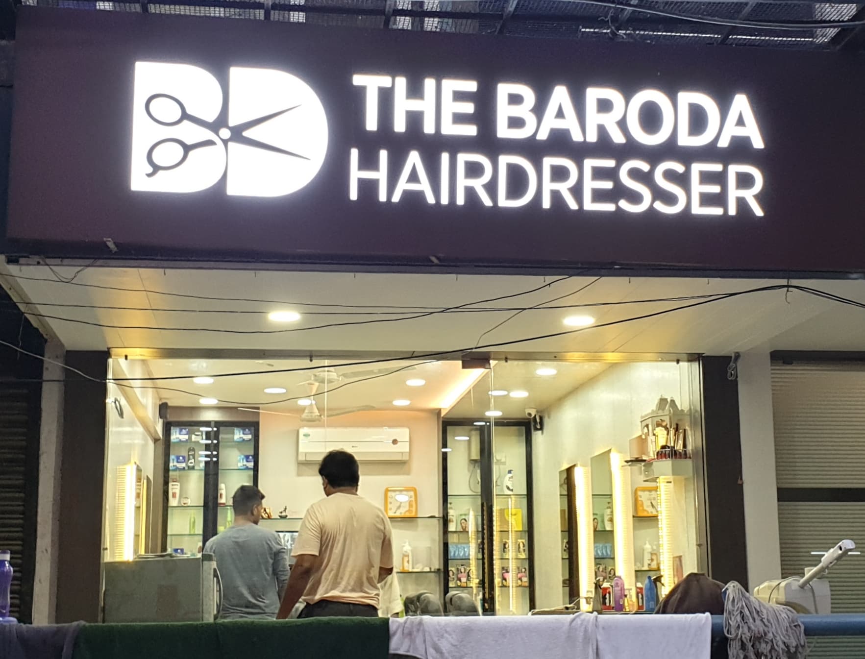 Baroda Hair Dresser