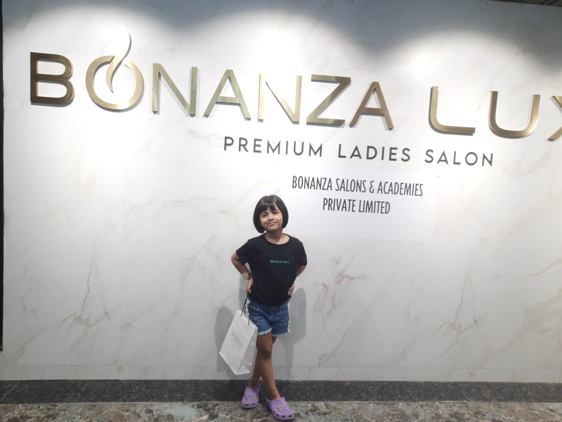 Bonanza Luxe Salon Vesu Surat