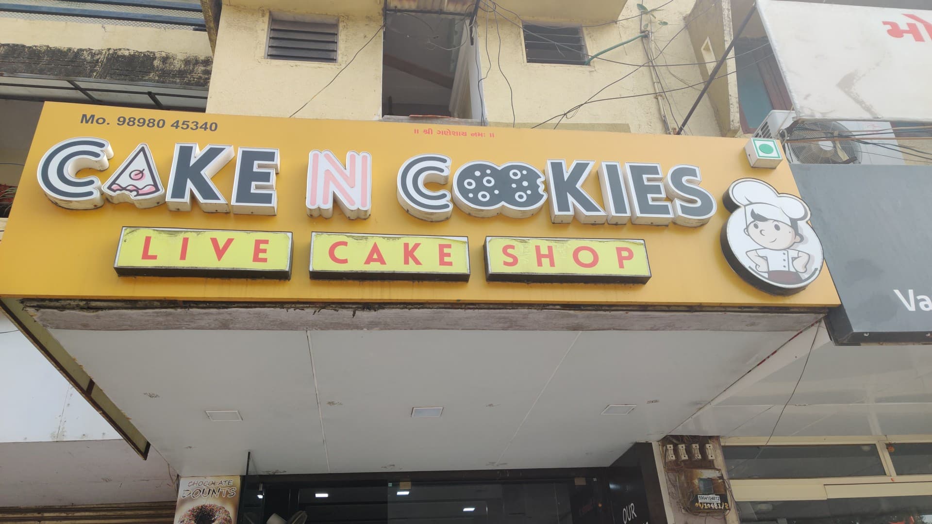CAKE N COOKIES The Live Cake Shop