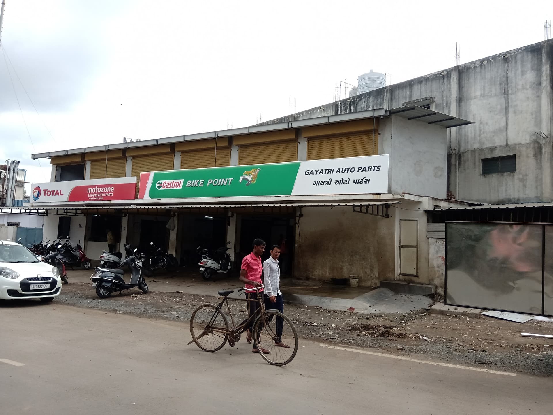 Castrol Bike Point - Gayatri Auto Garage