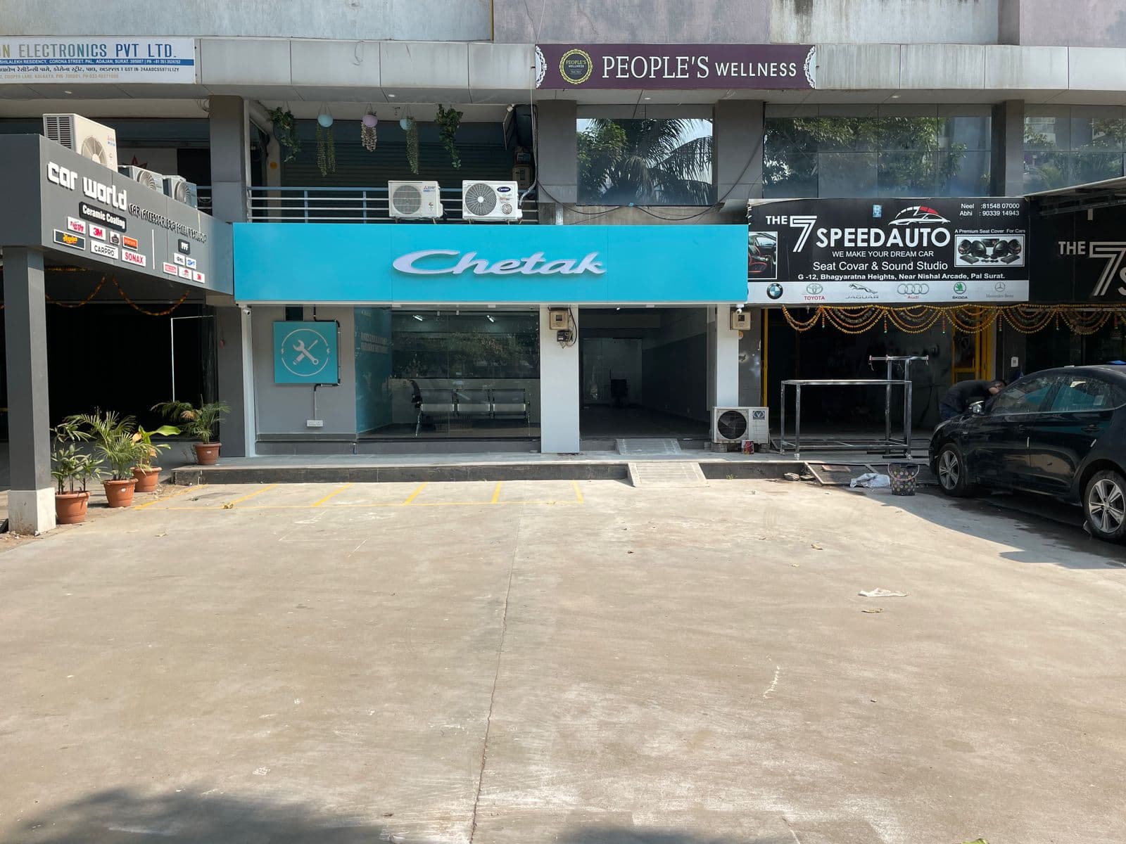 Chetak Adajan Sales & Service Center