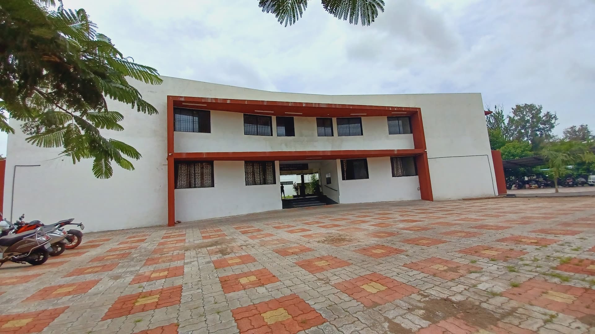 Department of English / Comperative Literature Veer Narmad South Gujarat University