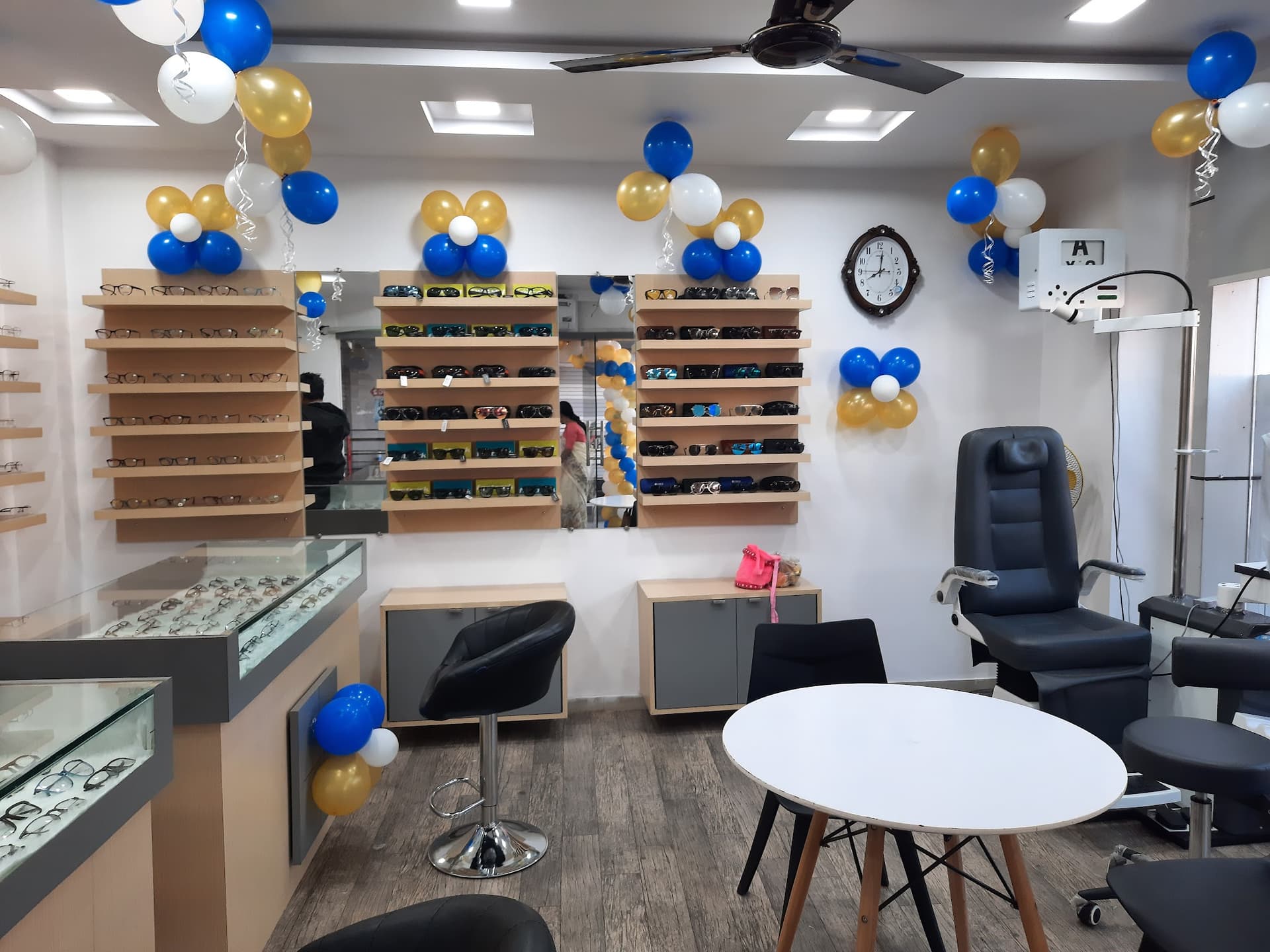 Disha Optical and Cinic