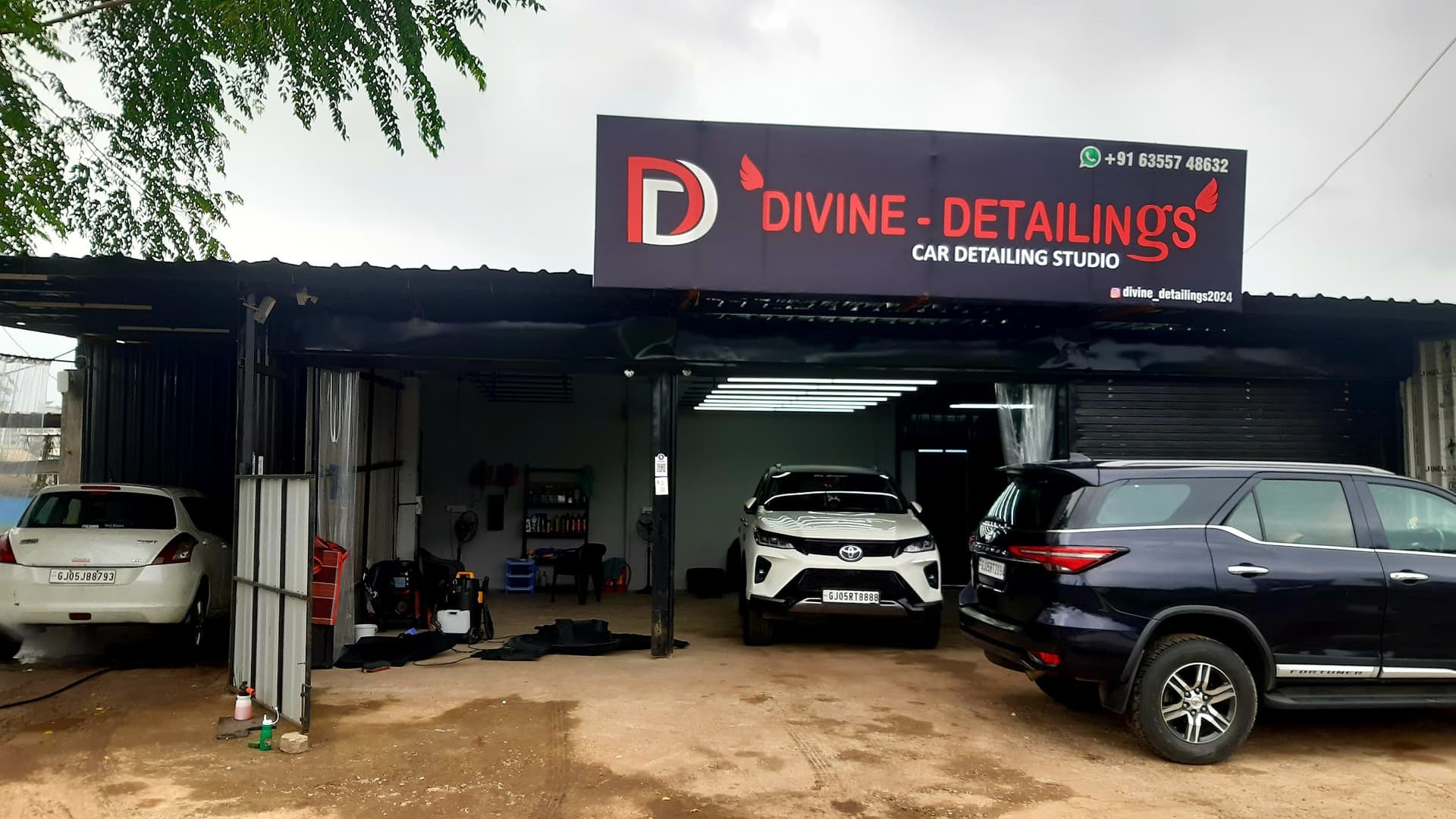 Divine Detailings - Best Car Detailing in Surat | Best Ceramic Coating in Surat | Best car wash in Surat