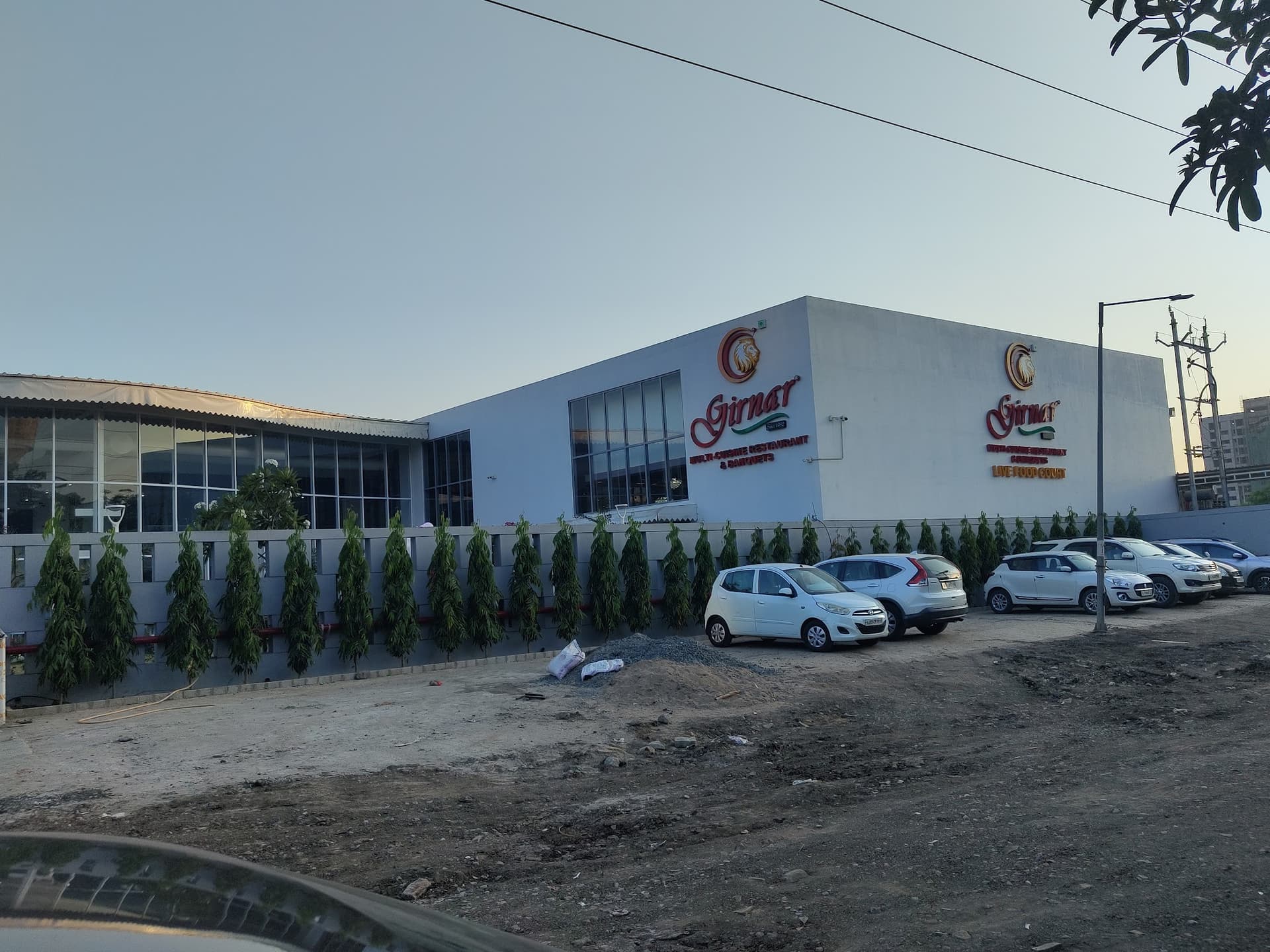 Girnar Multi-Cuisine Restaurant & Banquets