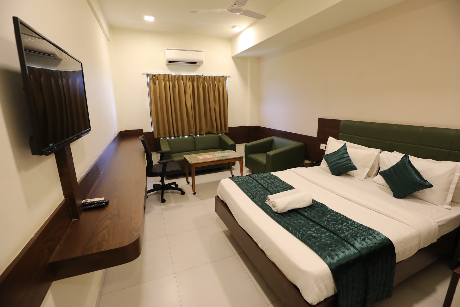 Greenotel Rooms Hazira Surat