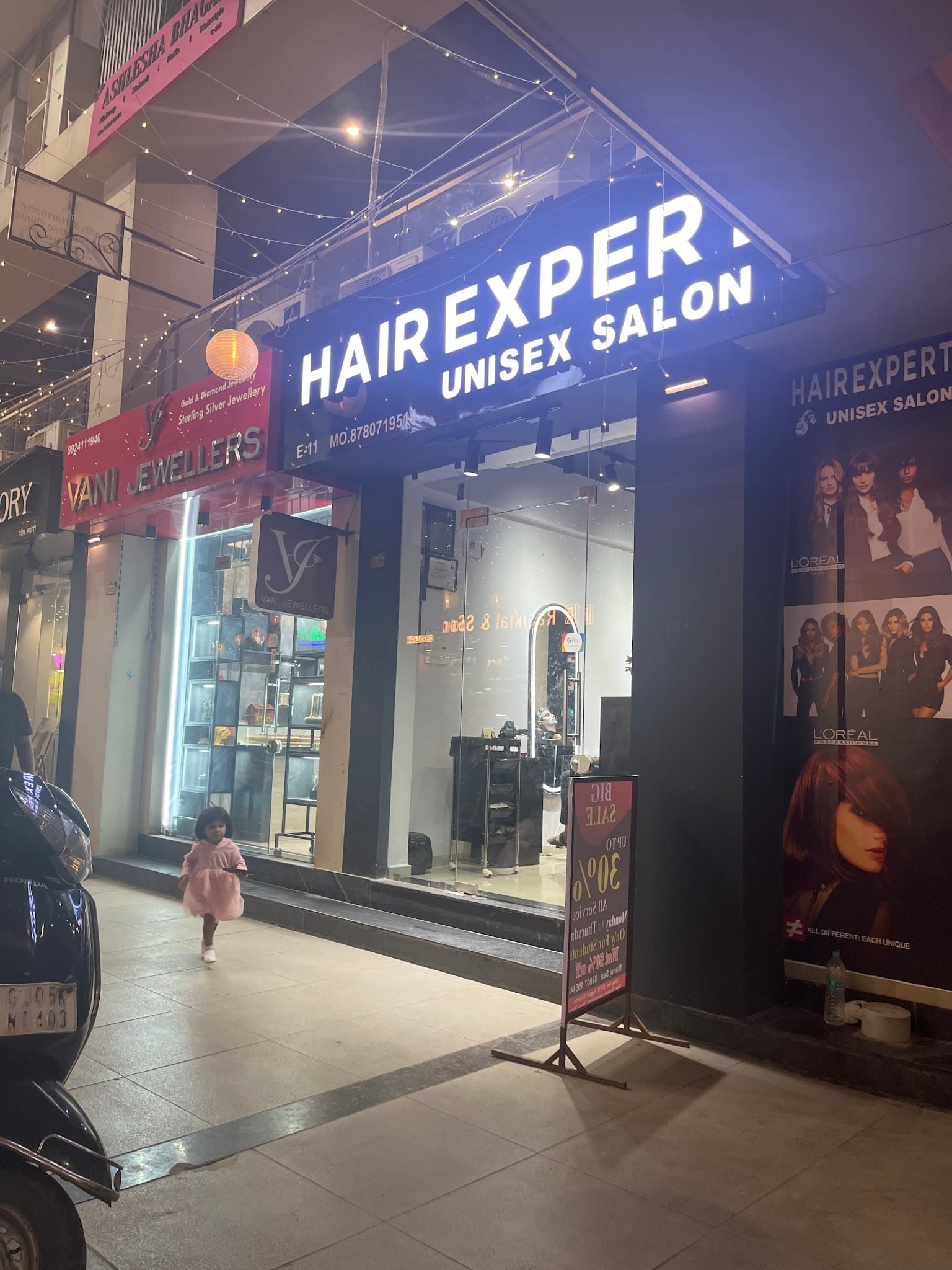 HAIR EXPERT UNISEX SALOON BY MANOJ SEN
