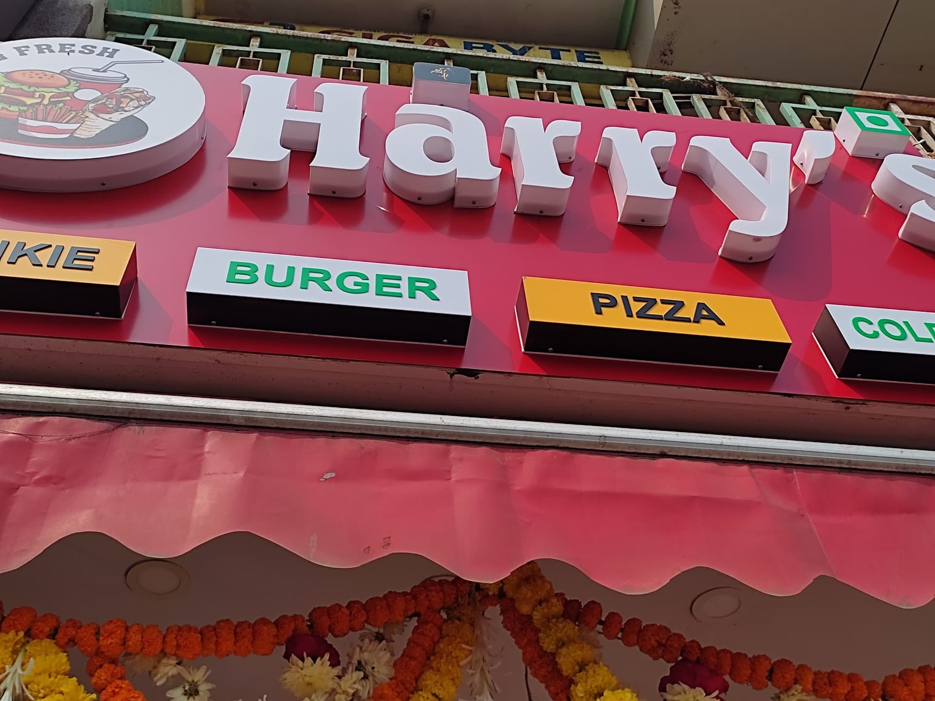 Harry's Pizza Burger & Frankie