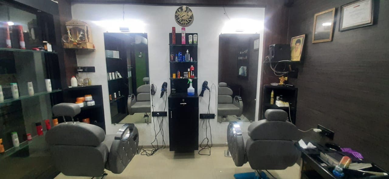 HD HAIR STUDIO