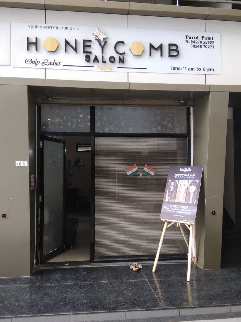 Honey Comb Salon