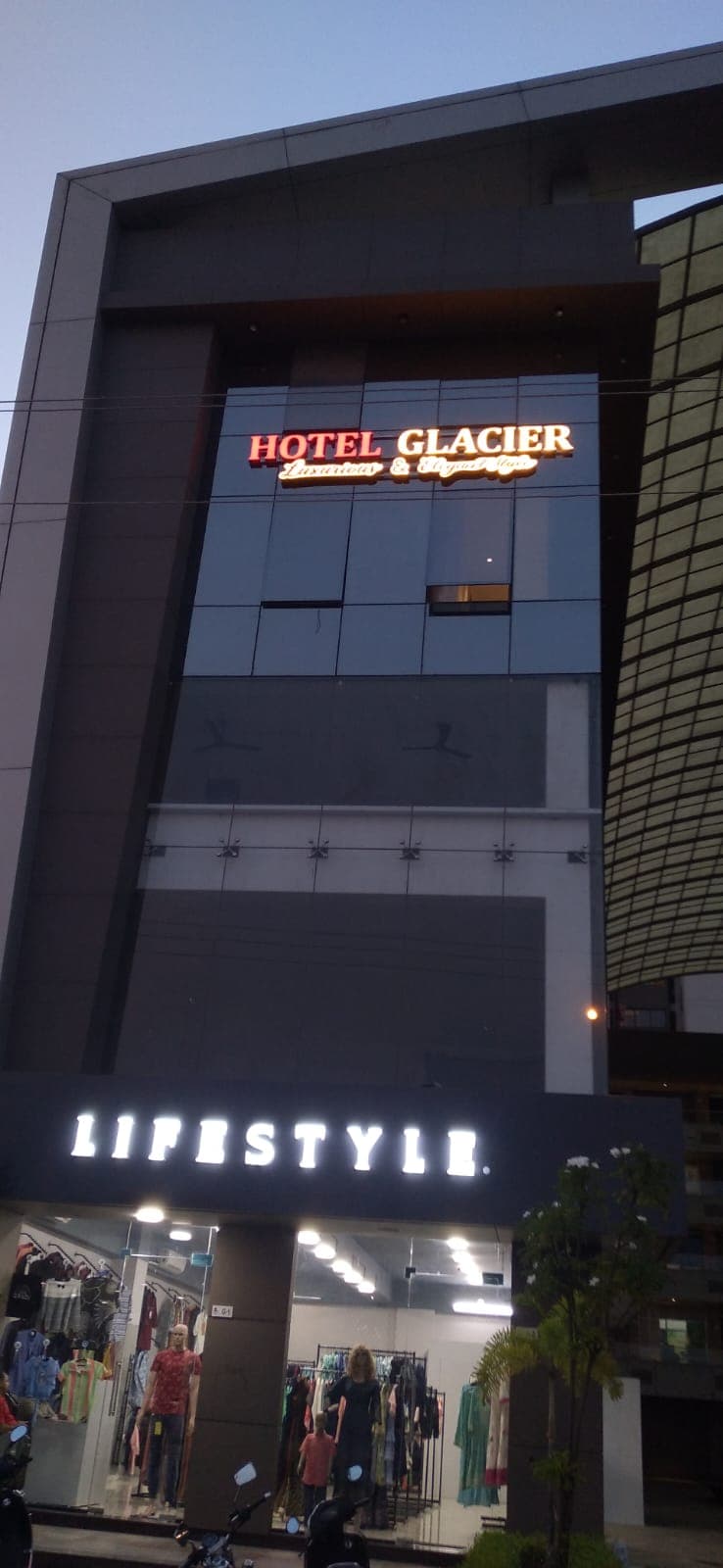 Hotel Glacier