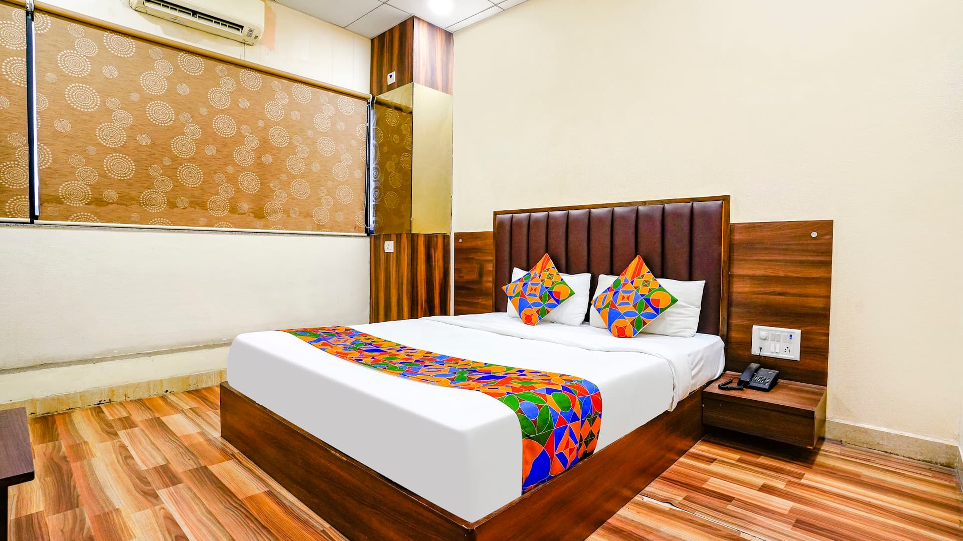 Hotel Gokuldham & Banquet