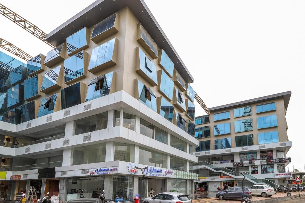 Hotel Radhe Krishna Place Althan Surat