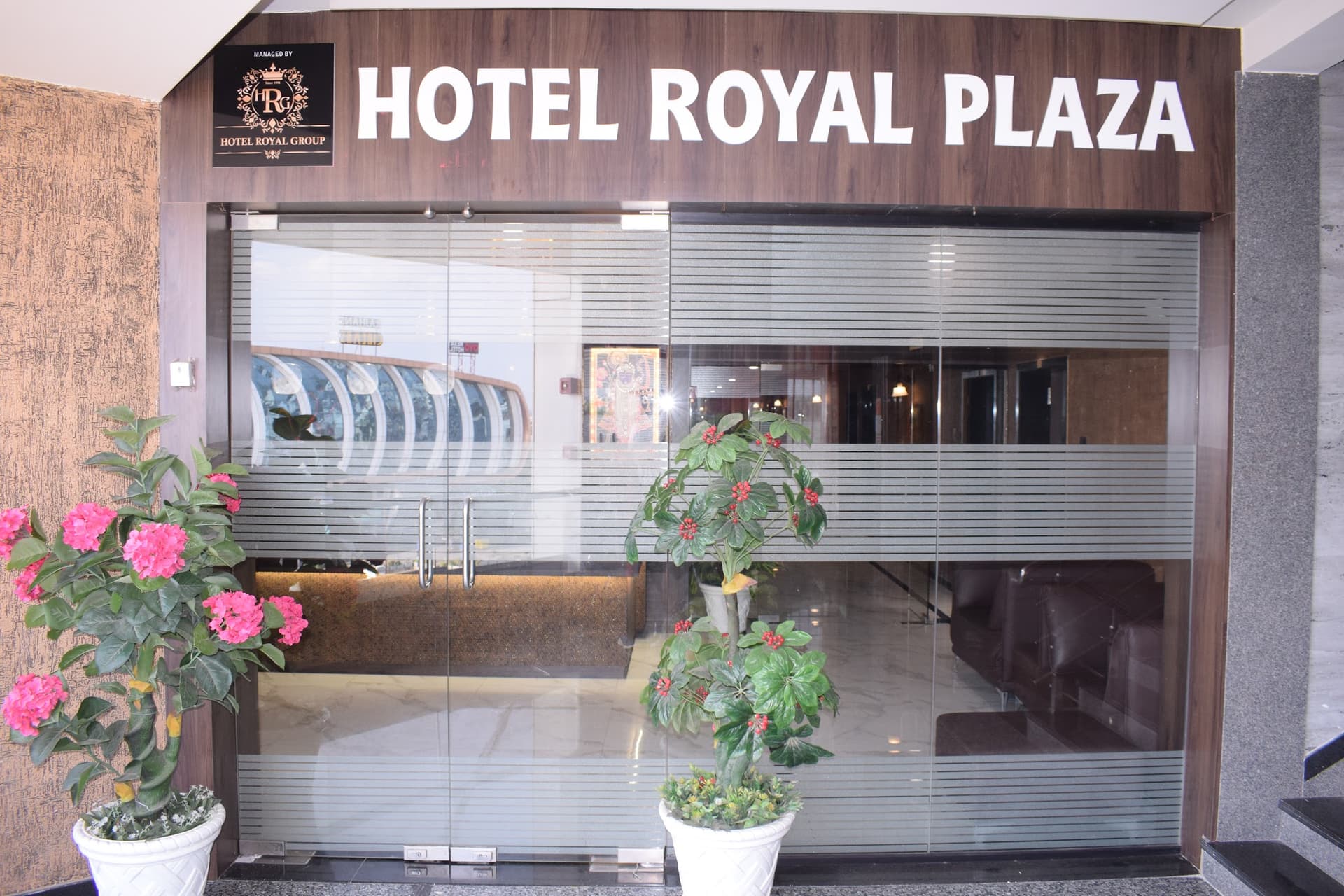 HOTEL ROYAL PLAZA