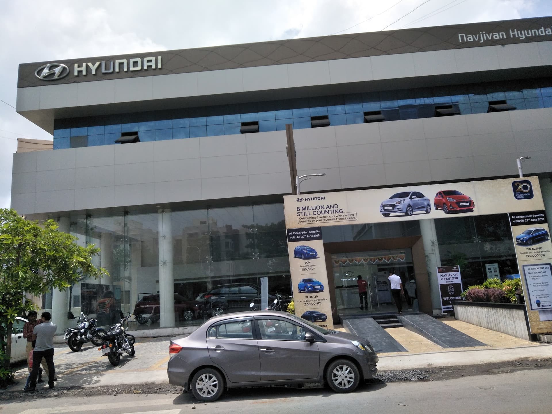 Hyundai Sales - Navjivan Hyundai Adajan