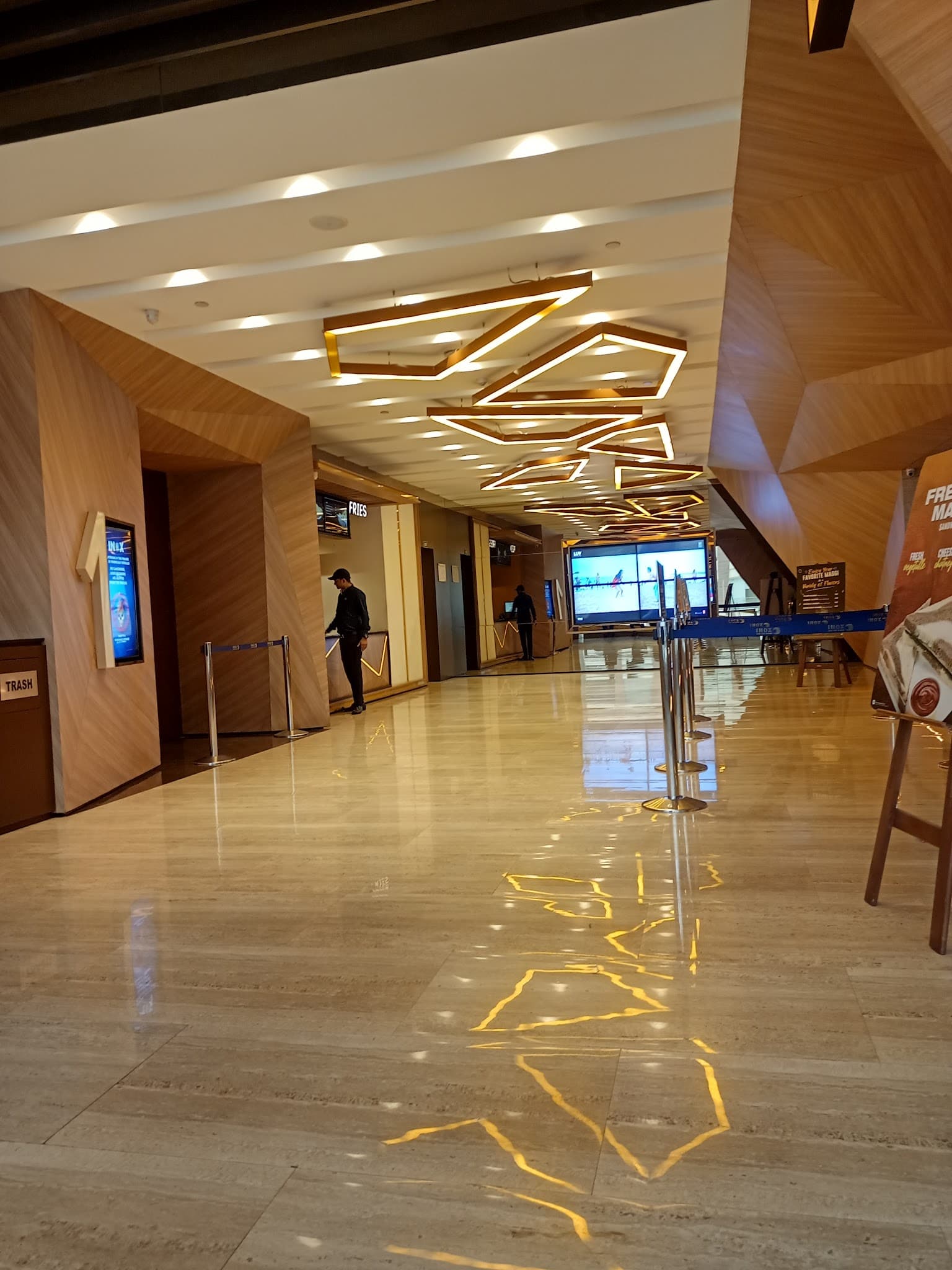 INOX Reliance Mall