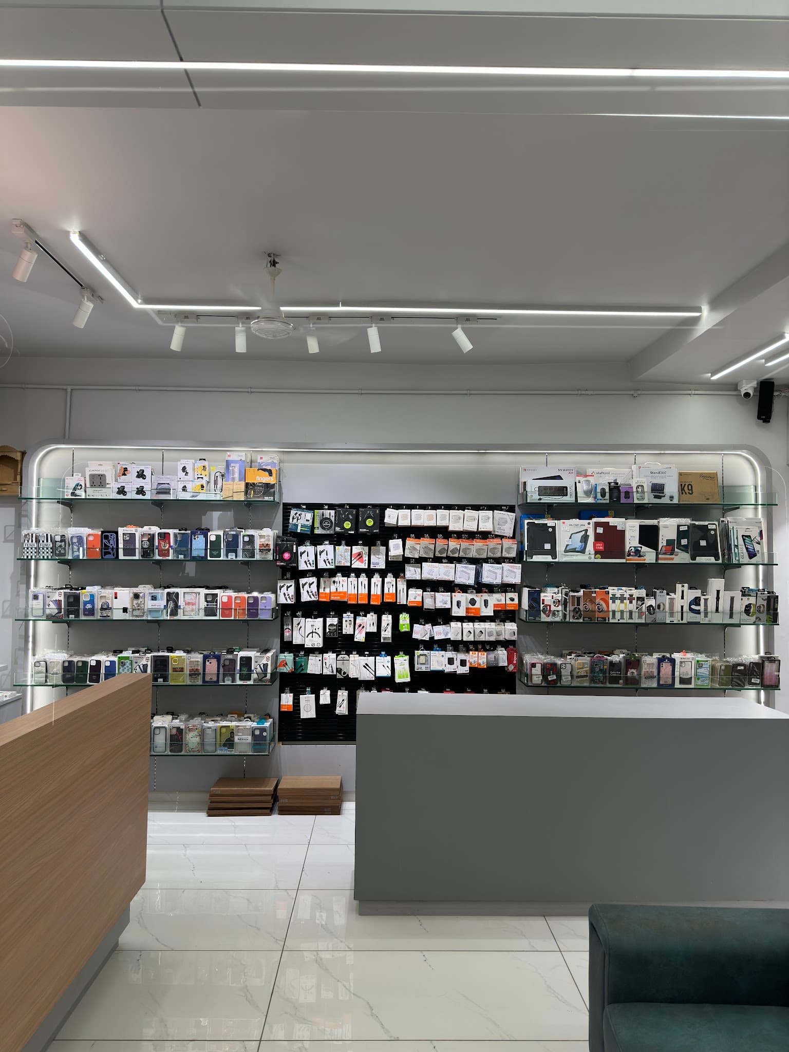 JANKI MOBILE & ACCESSORIES