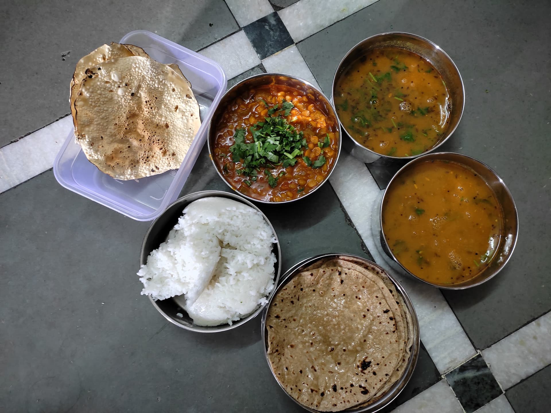 Jay Khodiyar Tiffin service