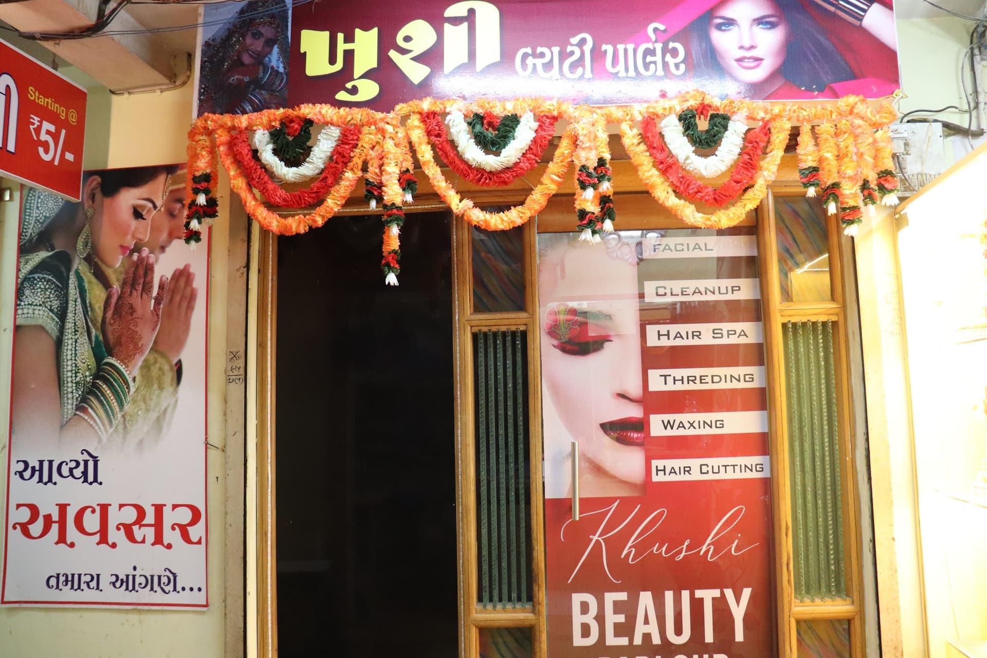Khushi beauty parlour