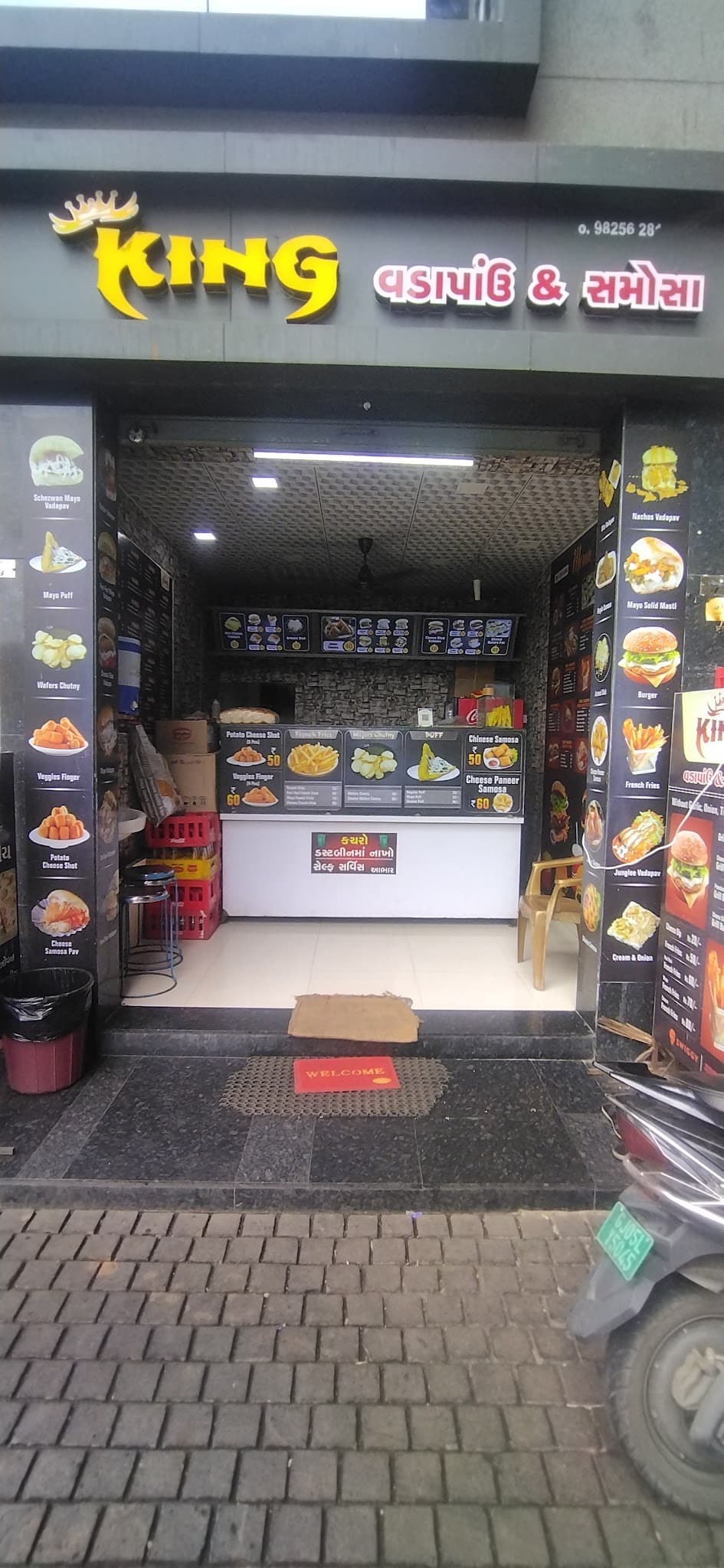 King Vadapav & Samosa