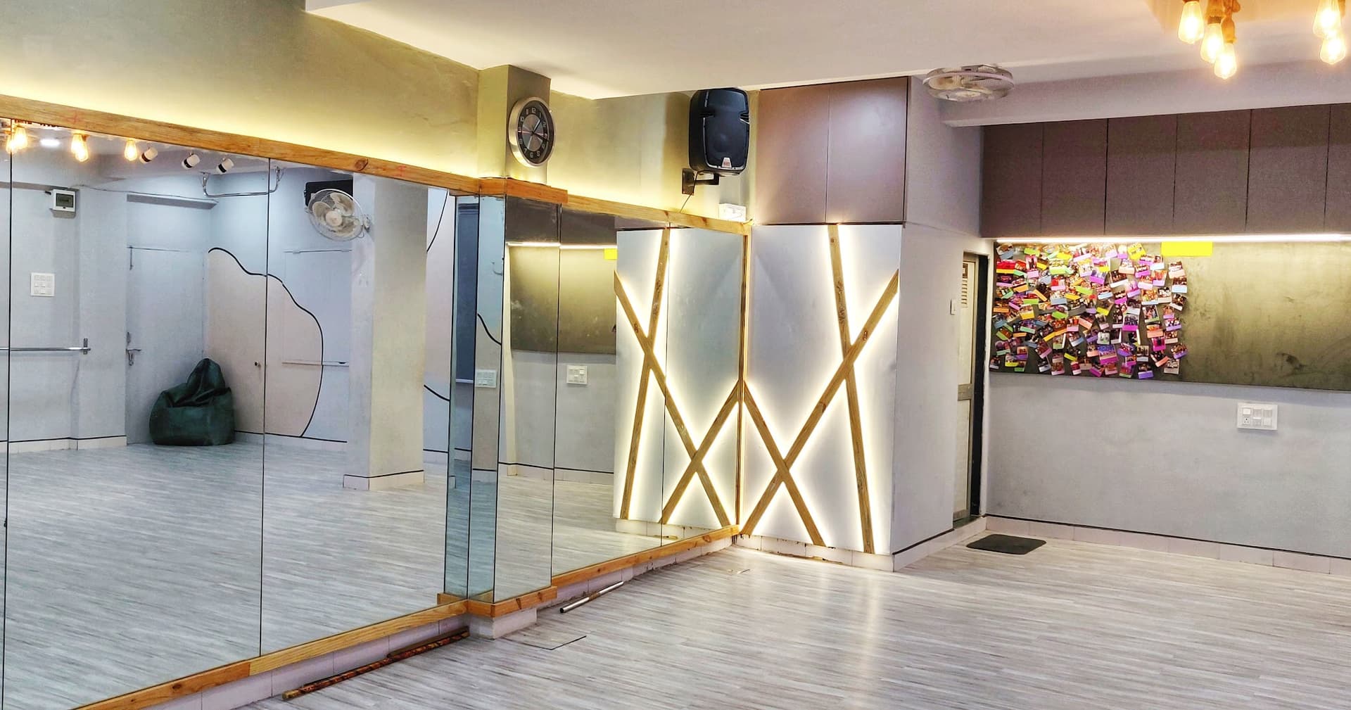 KRAZY STEPS DANCE ZONE (VARACHHA)