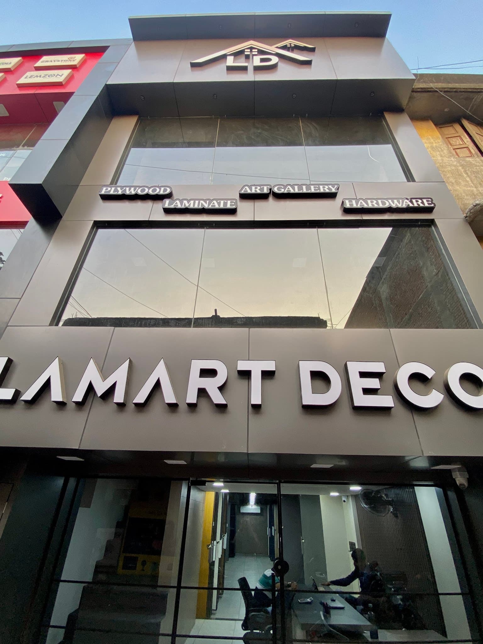 Lamart Decor