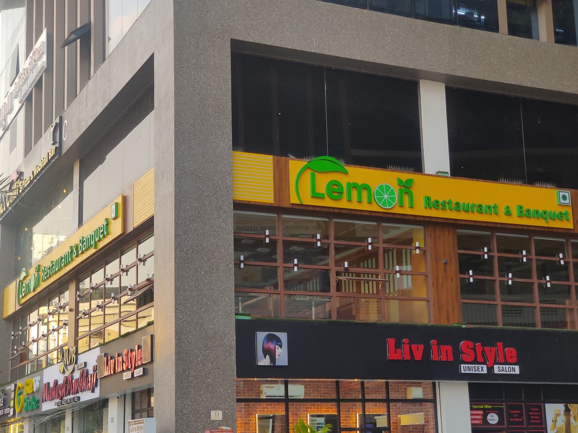 Lemon restaurant & Banquet