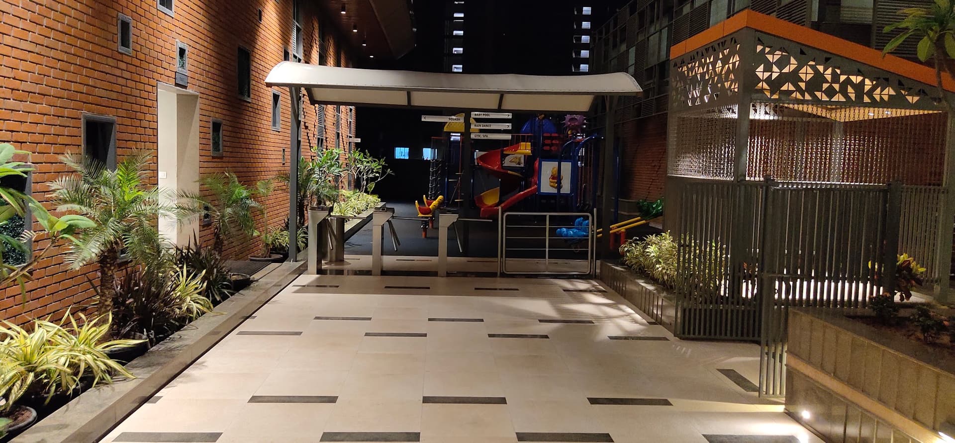 LetsEat Restro And Cafe