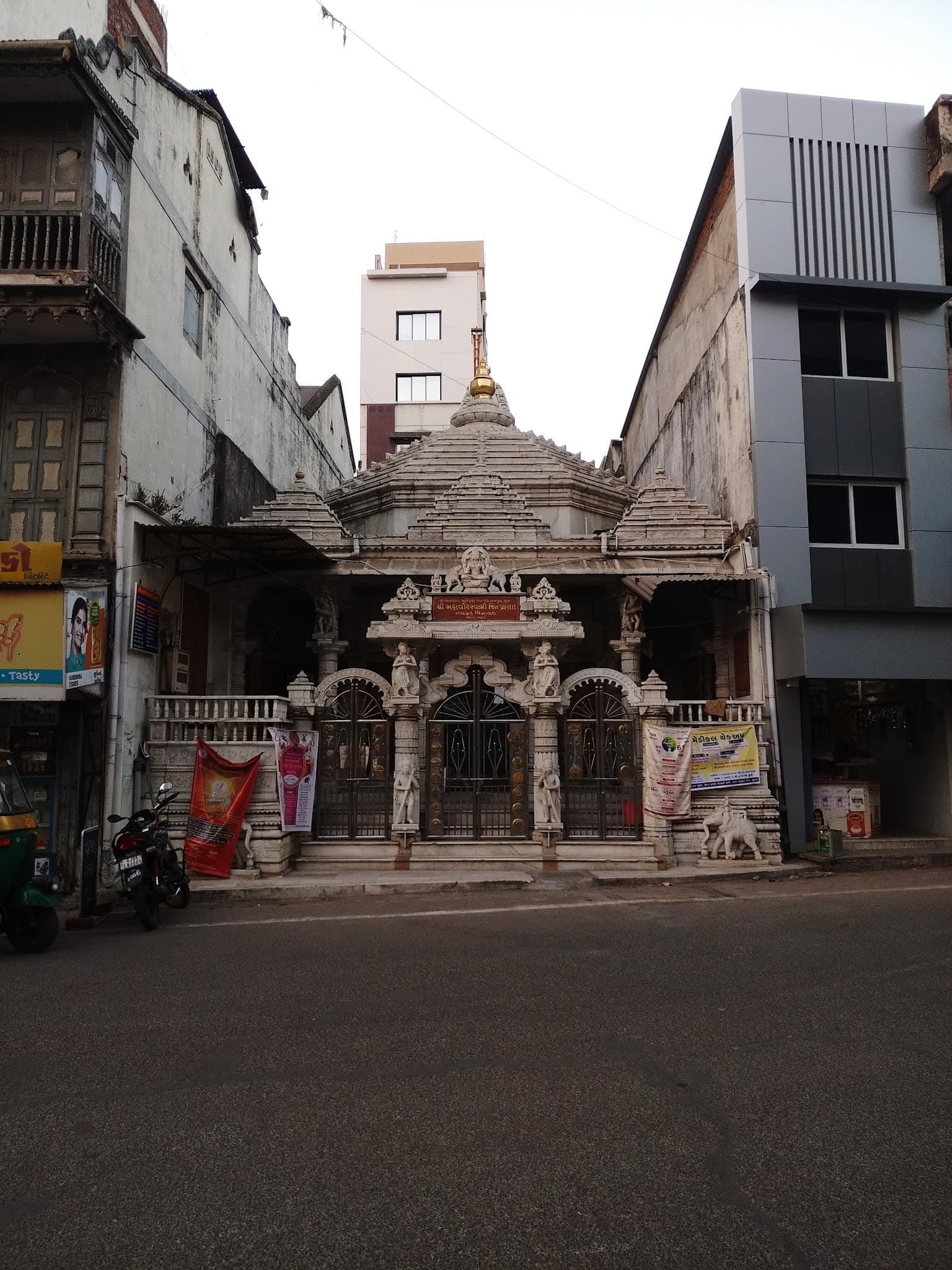 Mahavirswami Swetamber Jain Temple