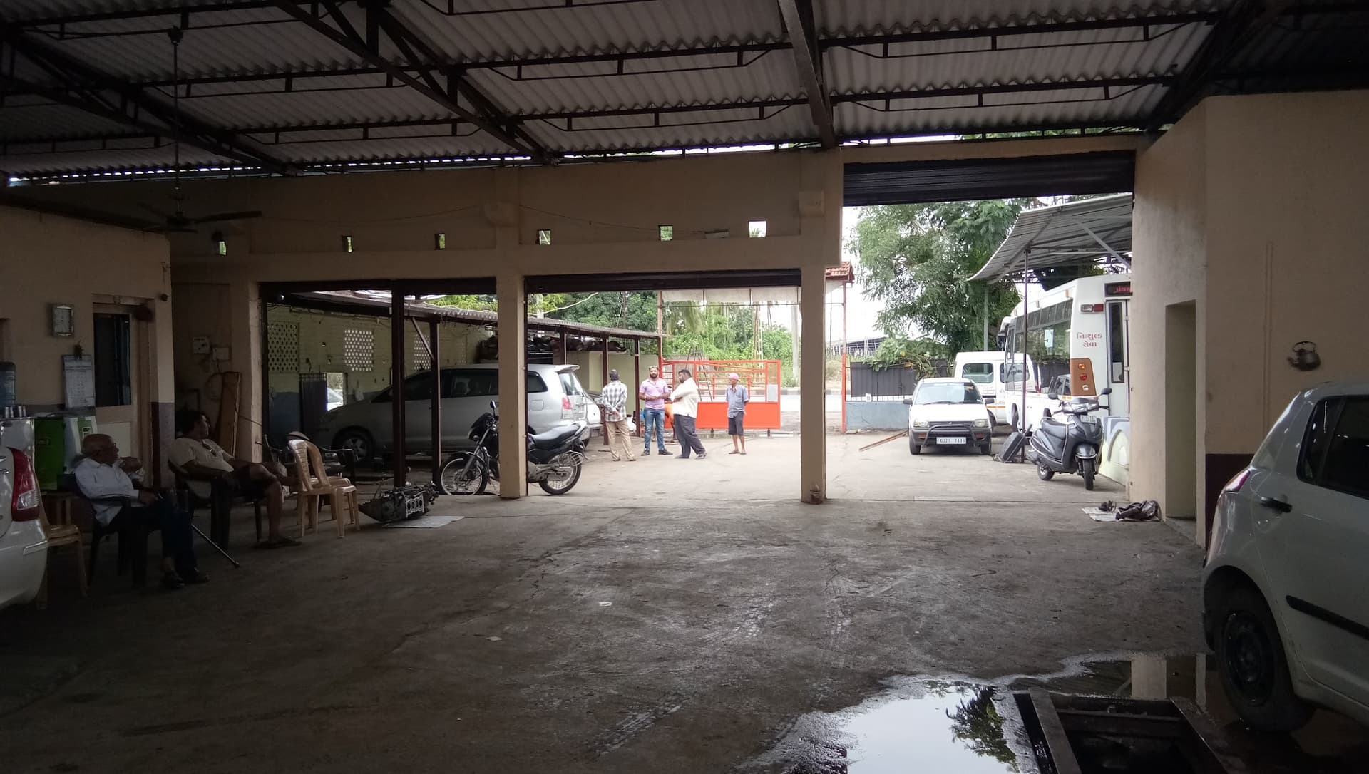 MARUTI NANDAN SARVISH STATION & AUTO GEREJ & AUTO ALIGNERS