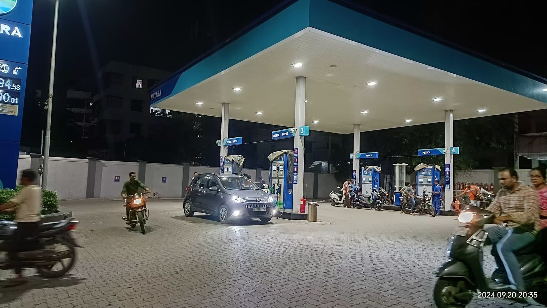 Nayara Petrol Pump - Parshottam Petroleum