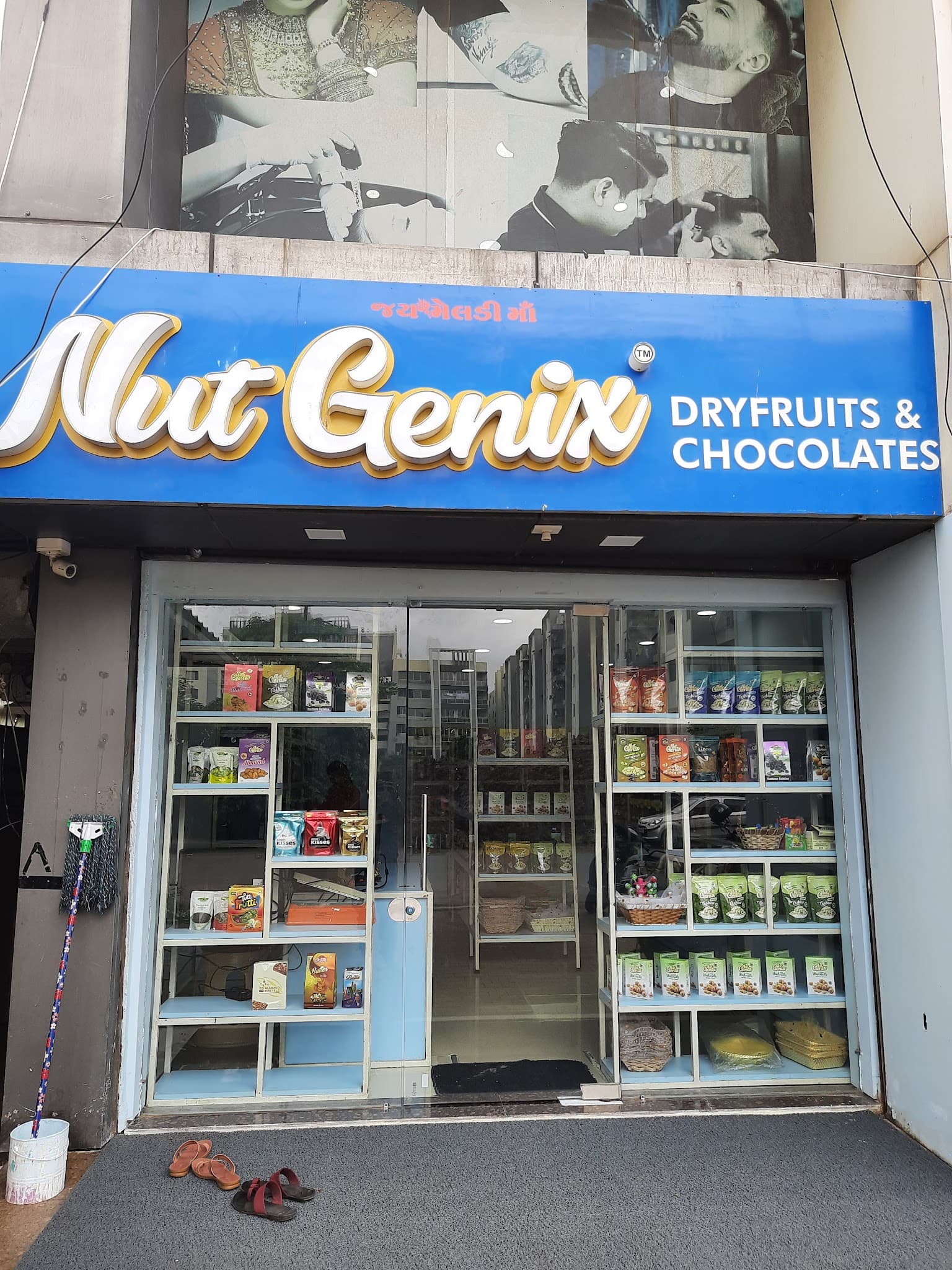 Nut Genix Dryfruits & Chocolate