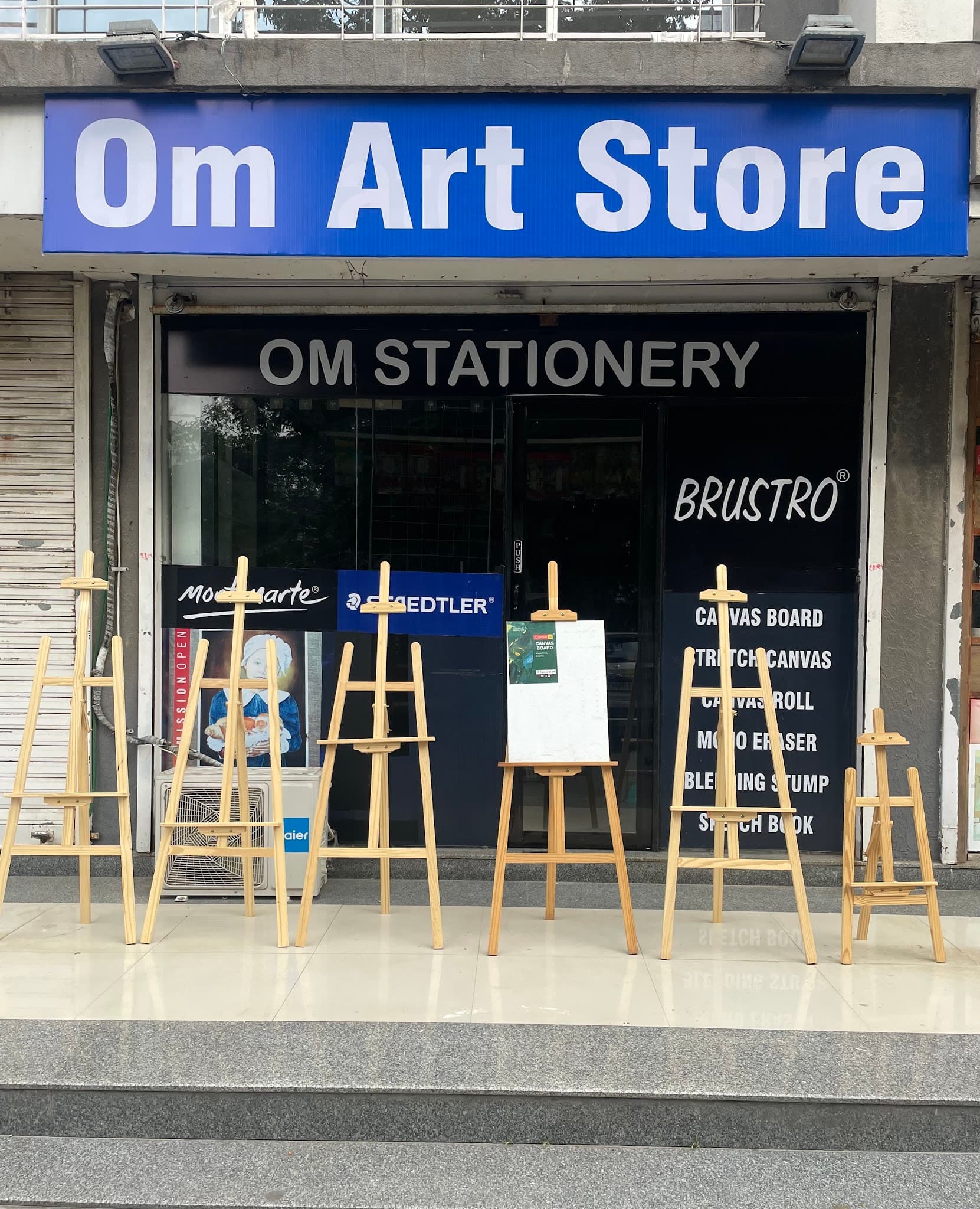 Om Art Store