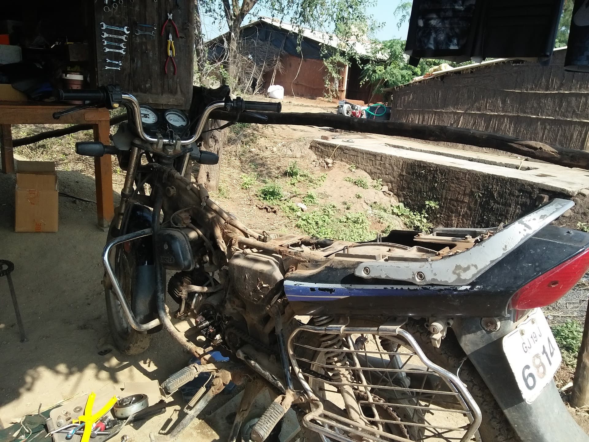 Om Garage And Service Station