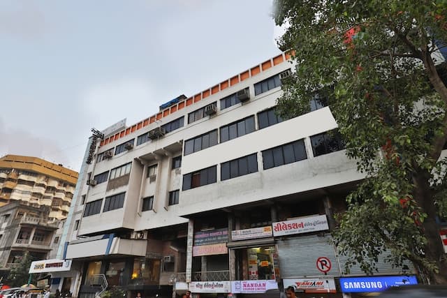 OYO 1389 Hotel Relax Inn