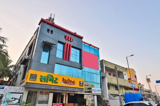 OYO 22419 Hotel Summit