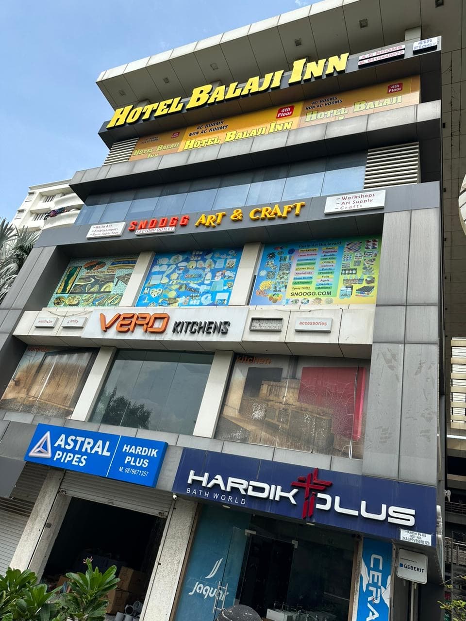 OYO 820249 HOTEL BALAJI INN