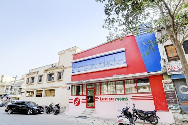 OYO Flagship 79145 Laa-Sa Rooms