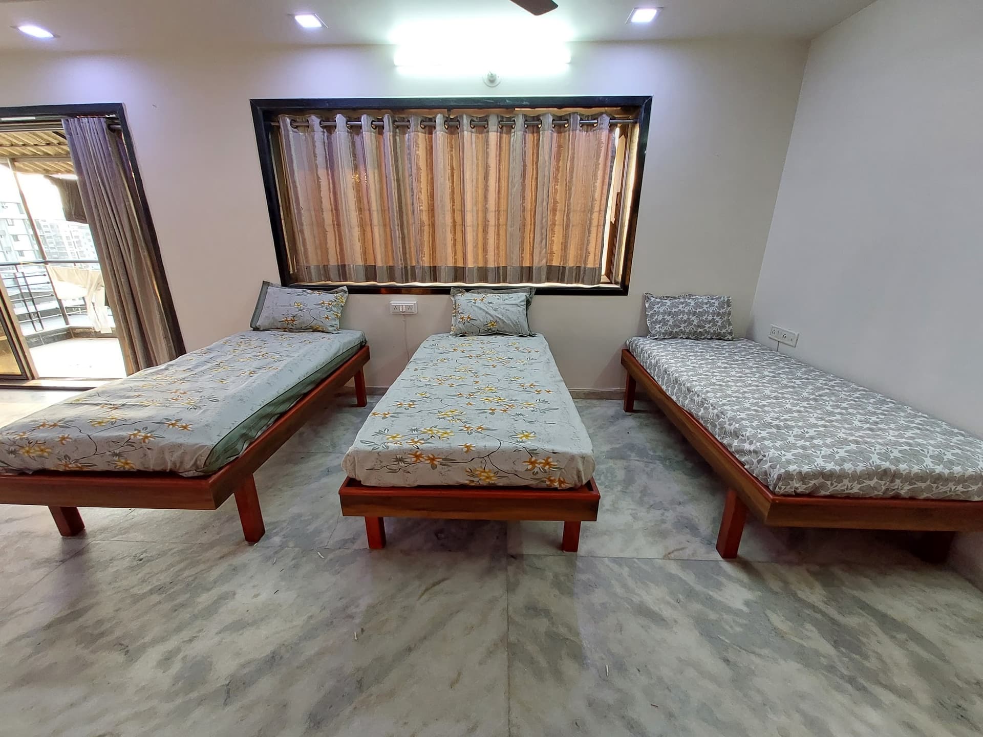 pg in surat-Comfort Paying Guest