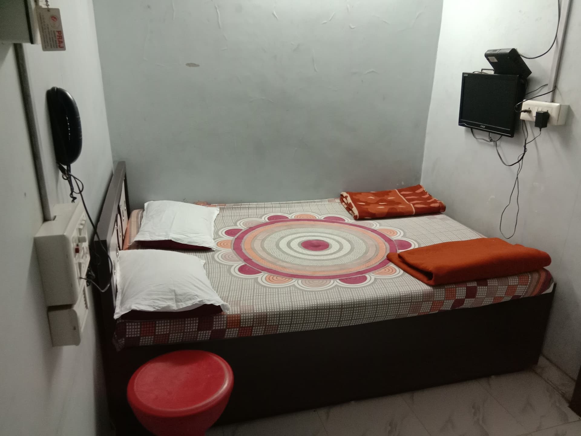 Praj Guest House & A.C. Dormitory