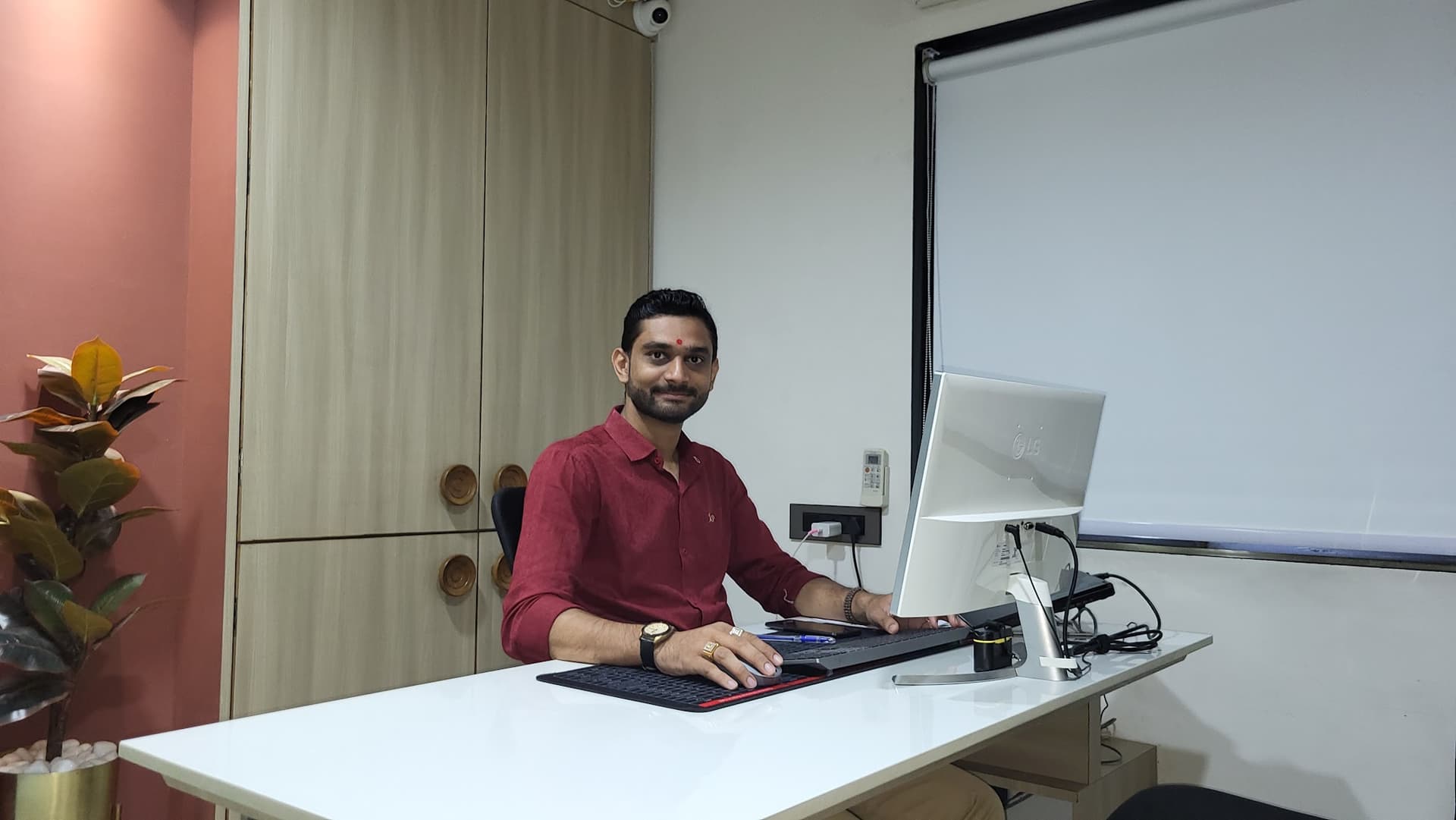 Priyesh Khatrani - Digital Marketing & Brand Building Consultant ( Edupreneur )